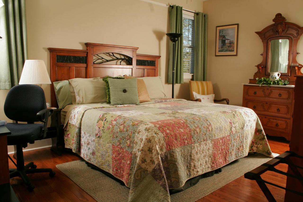 Seven Oaks Bed & Breakfast Highpoint 외부 사진